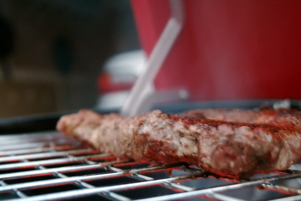 Corte de carne sellado a la brasa